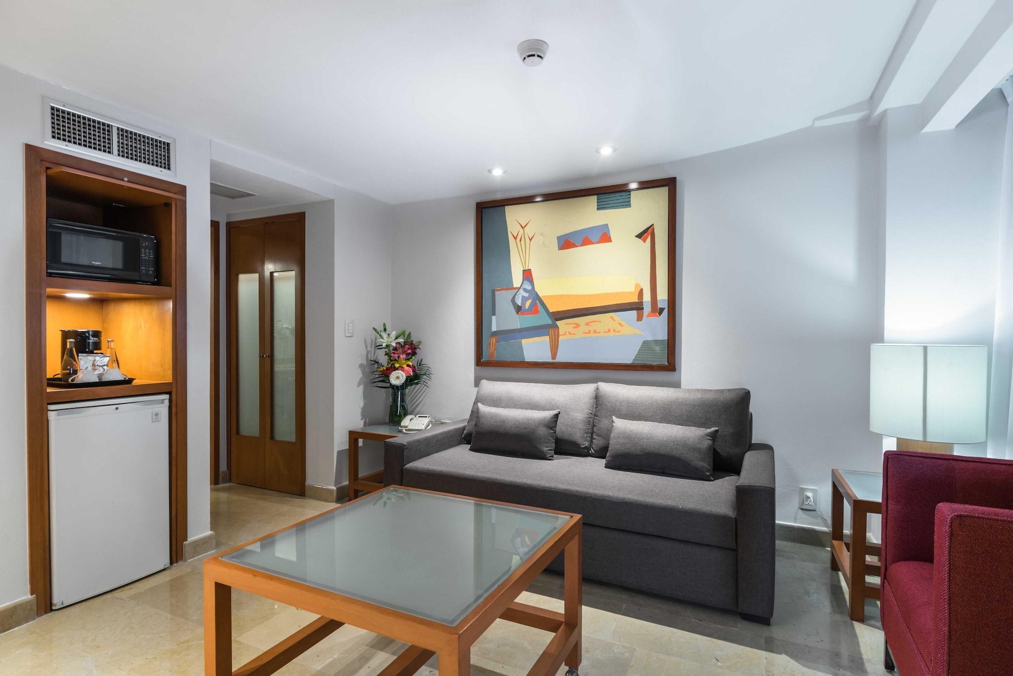 Eurostars Zona Rosa Suites Mexico City Luaran gambar A suite at the hotel