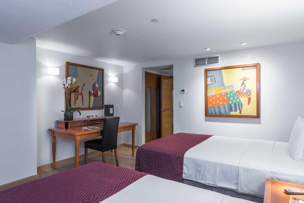 Eurostars Zona Rosa Suites Mexico City Luaran gambar A room at the hotel