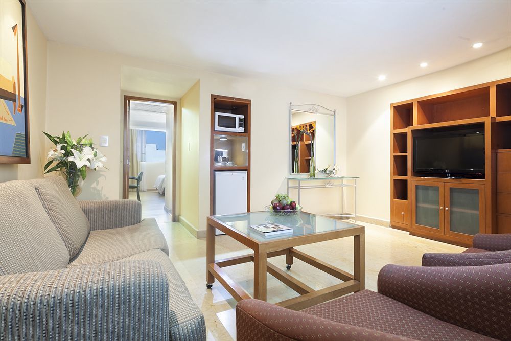 Eurostars Zona Rosa Suites Mexico City Luaran gambar A suite at the hotel