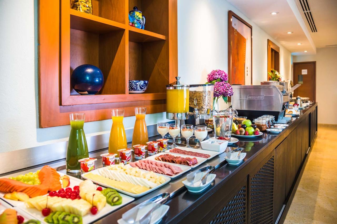 Eurostars Zona Rosa Suites Mexico City Luaran gambar A buffet at a hotel