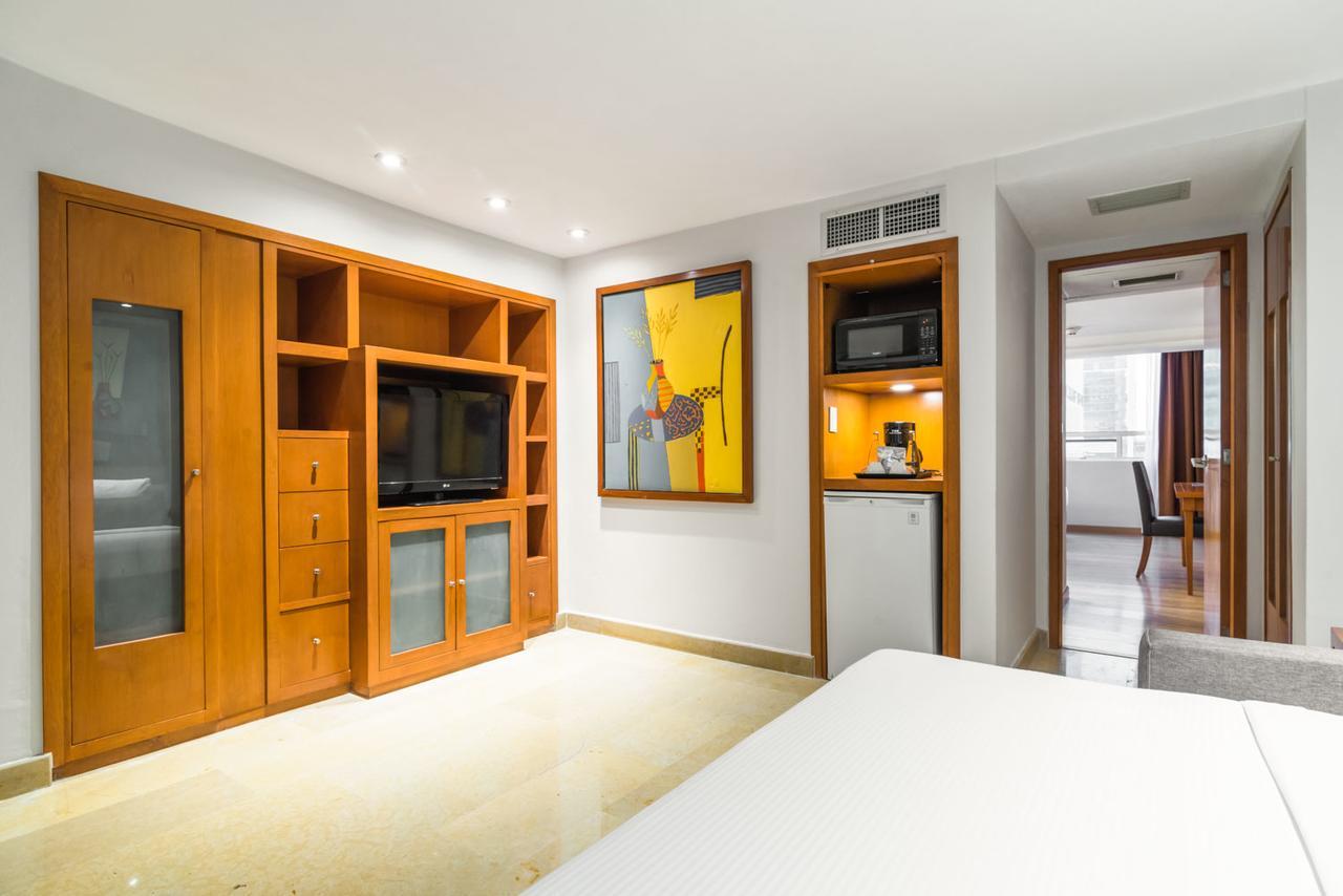 Eurostars Zona Rosa Suites Mexico City Luaran gambar A room at the hotel