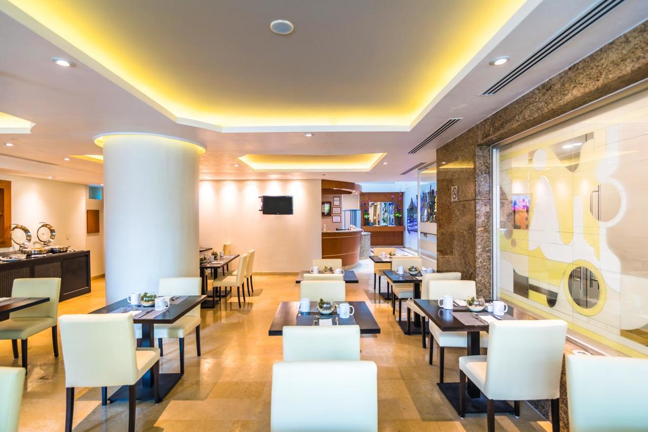 Eurostars Zona Rosa Suites Mexico City Luaran gambar The lounge at the airport