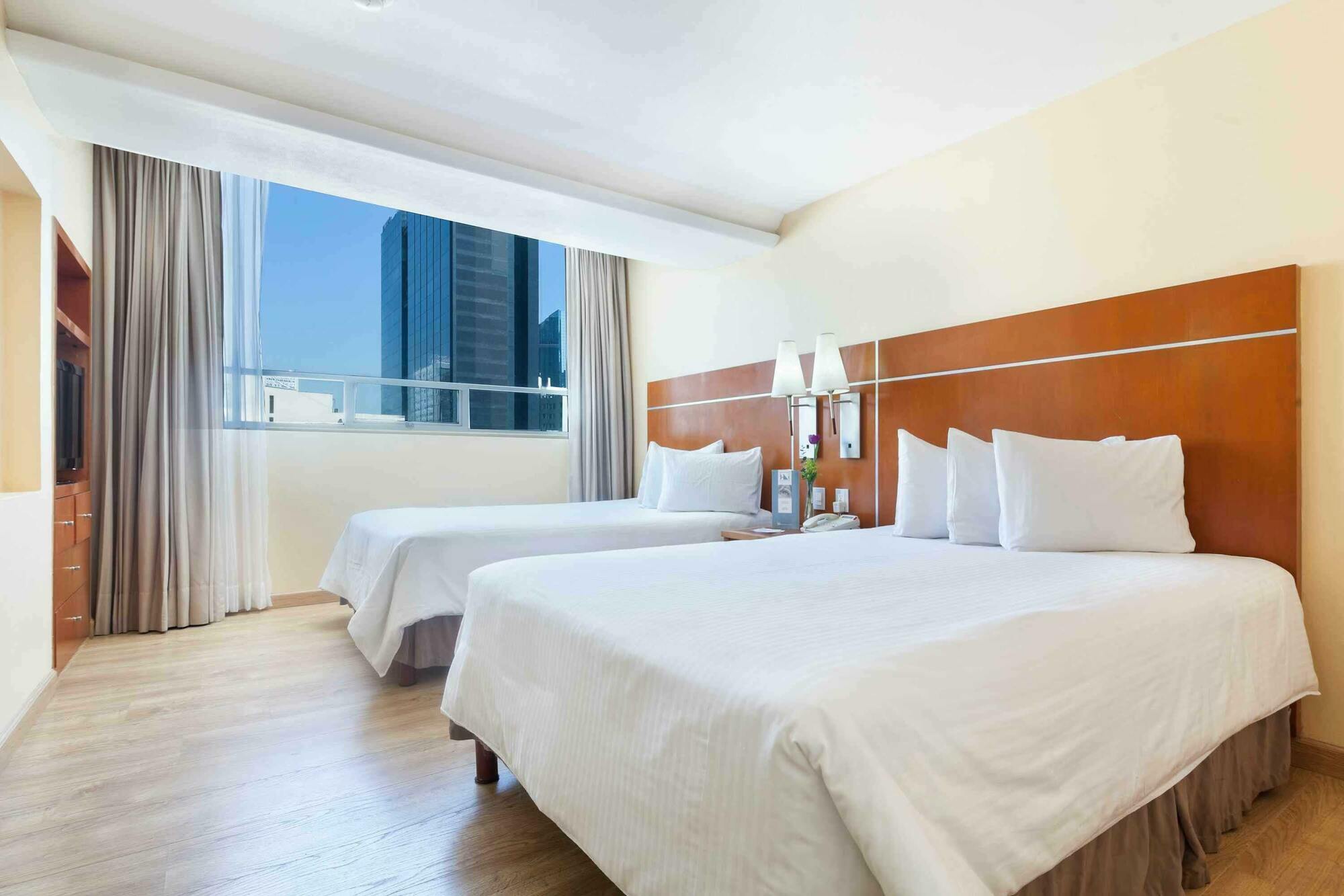 Eurostars Zona Rosa Suites Mexico City Luaran gambar A room at the hotel