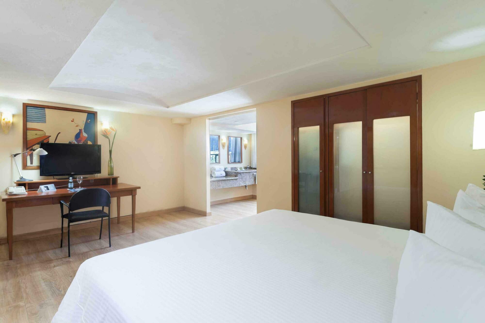 Eurostars Zona Rosa Suites Mexico City Bilik gambar Suite